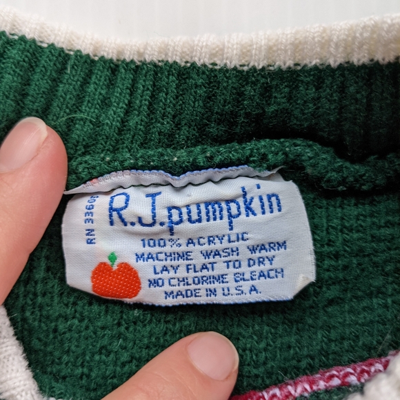 VINTAGE kids Nordic hearts & floral knit sweater - Picture 4 of 10